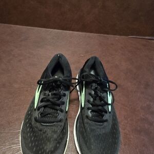 Brooks Dyad Black Green Womens Size 9.5  Medium Running Shoes